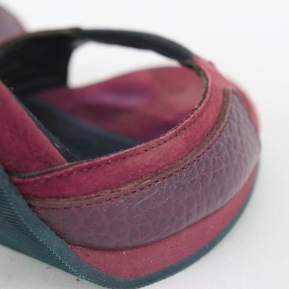 Burberry Bordeaux Berry Larkspur Platform 220bur71